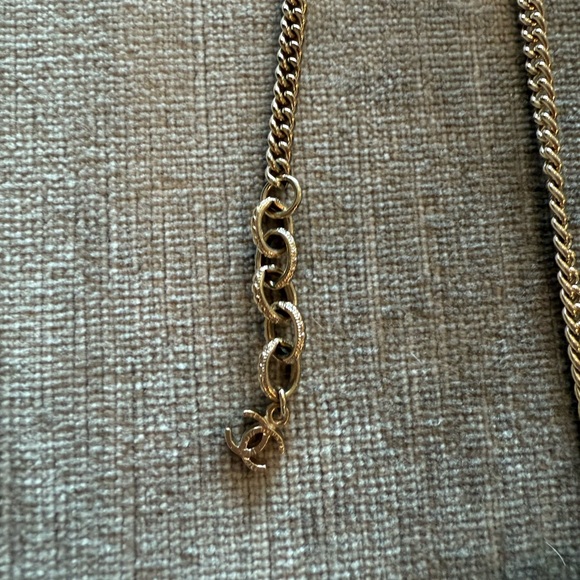 Authentic Chanel CC Faux Pearl Necklace Gold Tone - Picture 7 of 12